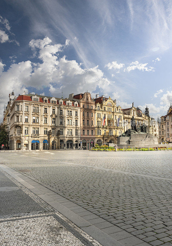 布拉格老城广场位于欧洲捷克共和国捷克市中心