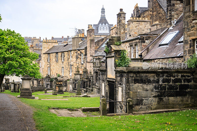 爱丁堡历史悠久的灰修士墓园，一个宁静的安息之地