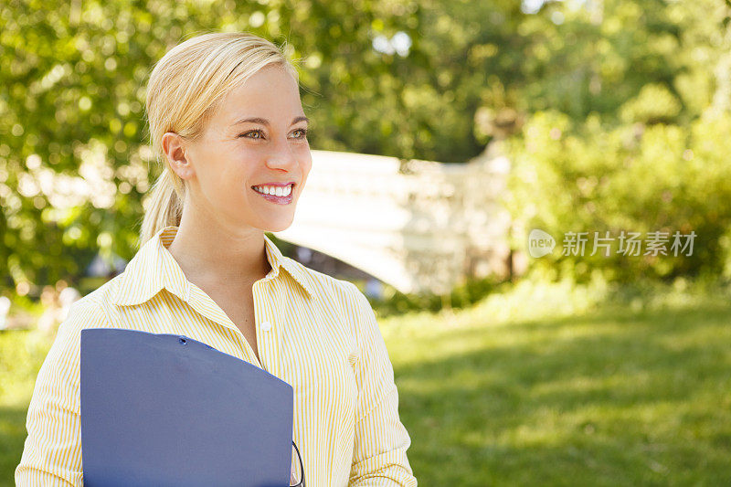 女人剪贴板