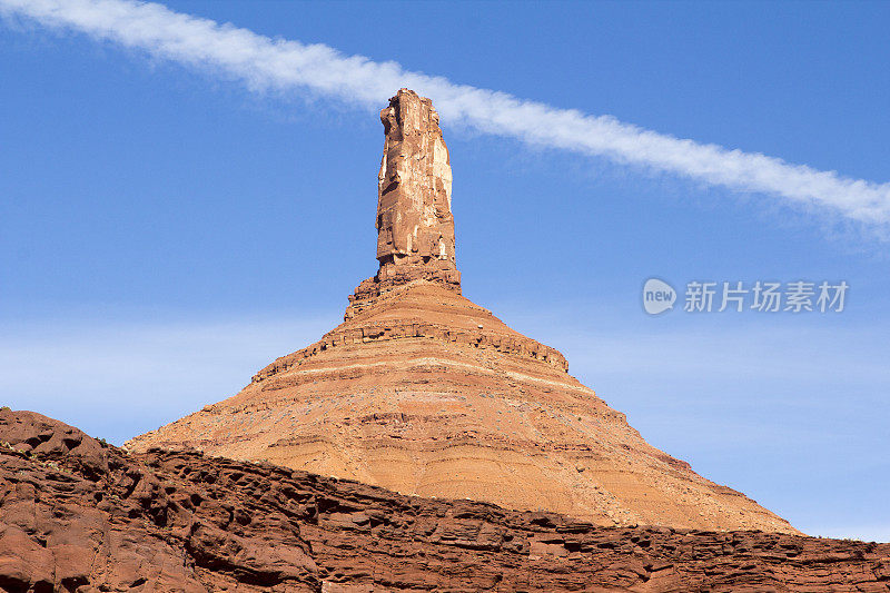 犹他州摩押附近土墩上的柱子