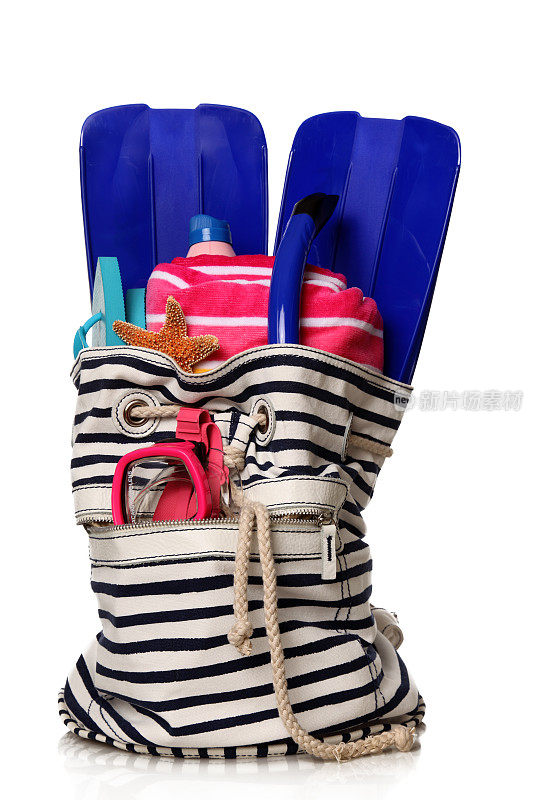 沙滩袋毛巾和浮潜组