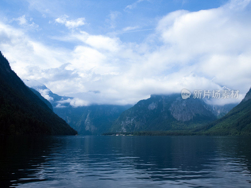 湖和山-国王湖，巴伐利亚阿尔卑斯山