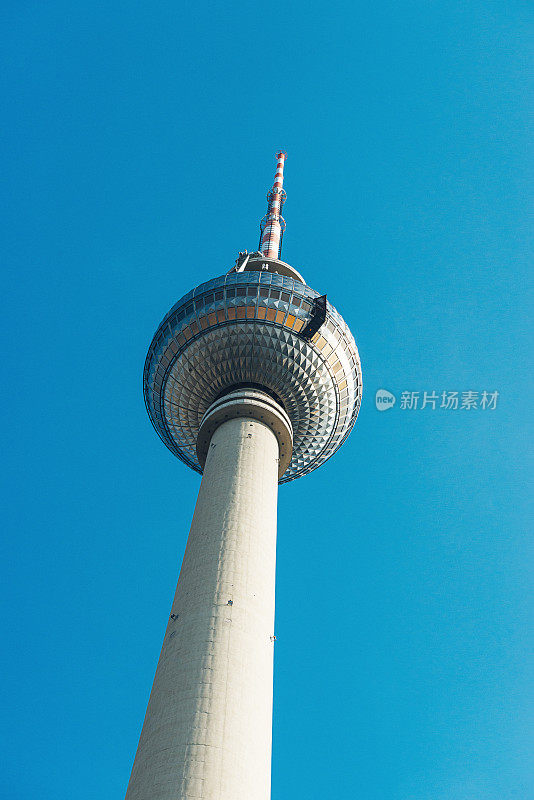 柏林Fernsehturm电视塔在柏林亚历山大广场，德国