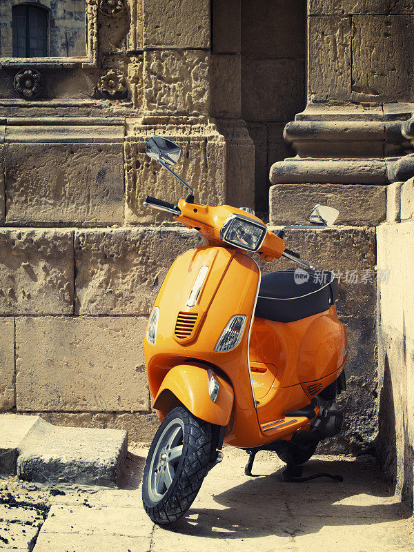 橙色的摩托车