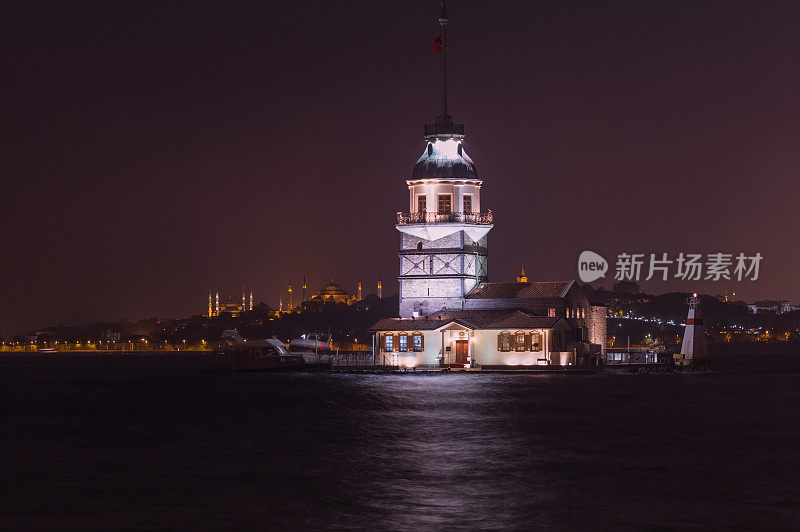 土耳其伊斯坦布尔博斯普鲁斯海峡中部的历史少女塔