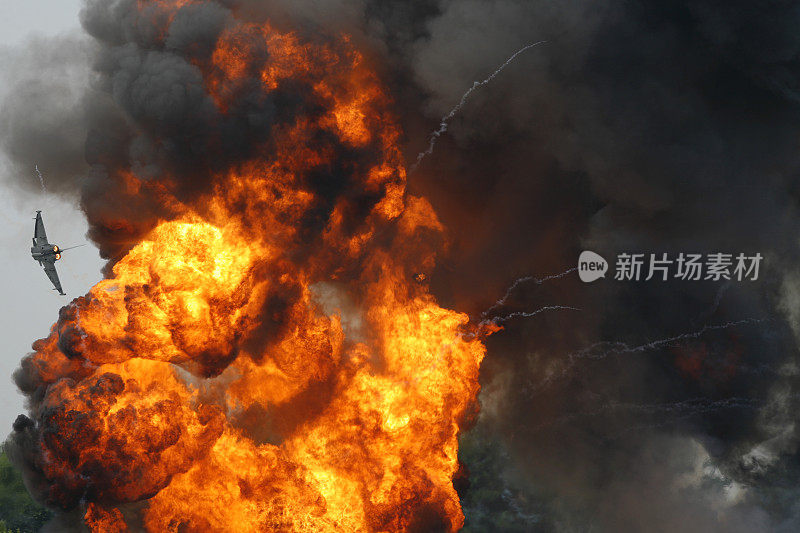 台风战斗机和爆炸