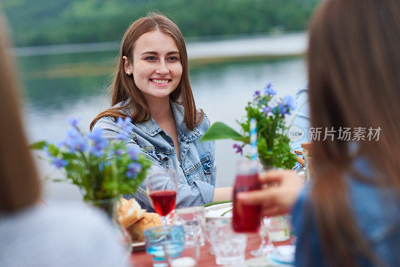 女人在户外