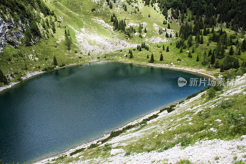 高山湖泊