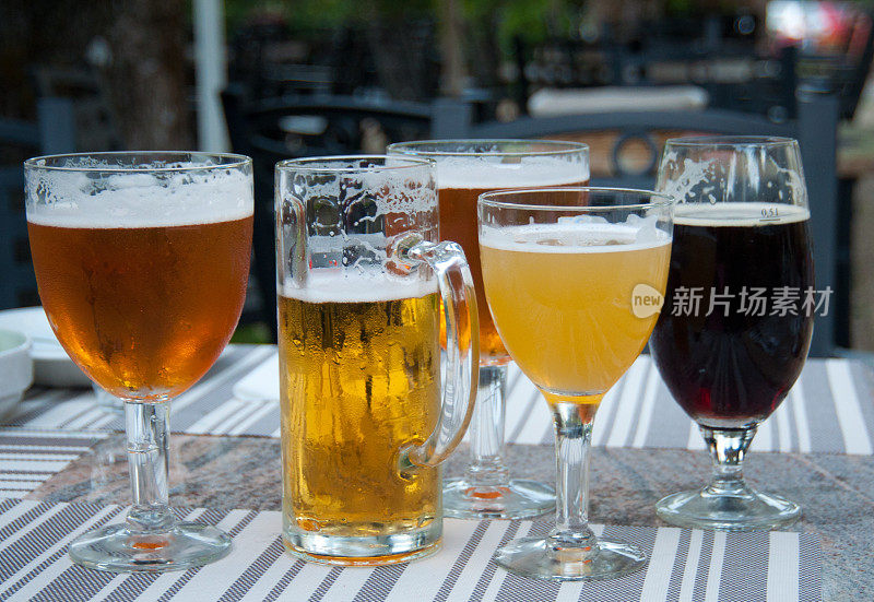 五个不同的啤酒