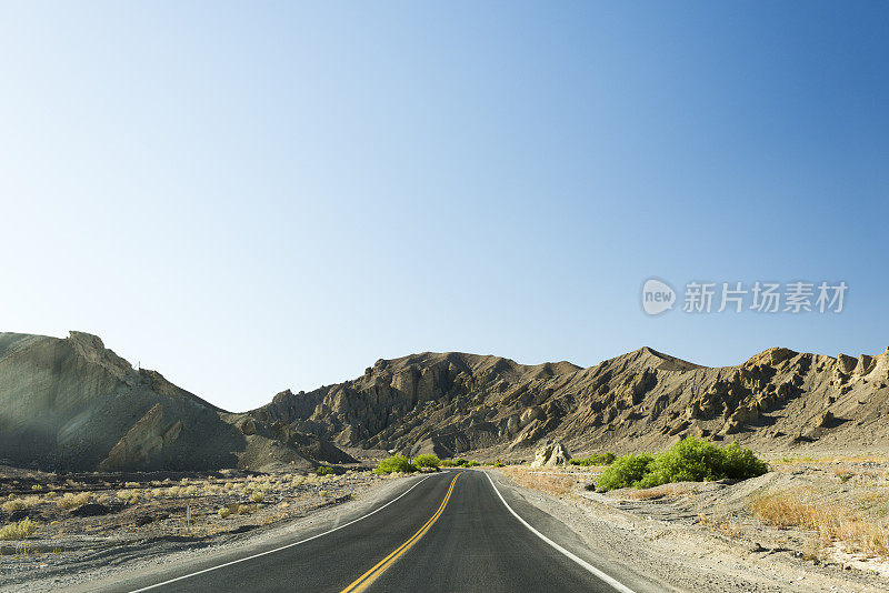 穿越沙漠的道路