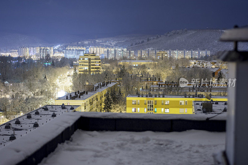 来自匈牙利Ózd的冬季夜景