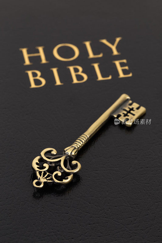 圣经与古钥匙封面概念神学研究