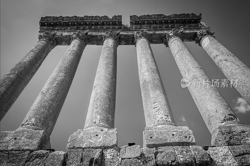 黎巴嫩巴勒贝克朱庇特神庙的柱子