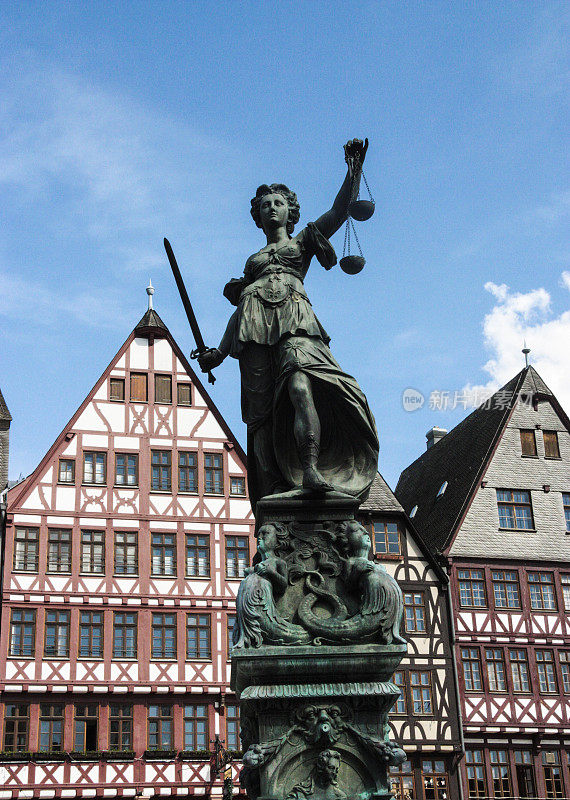 法兰克福的正义女神雕像