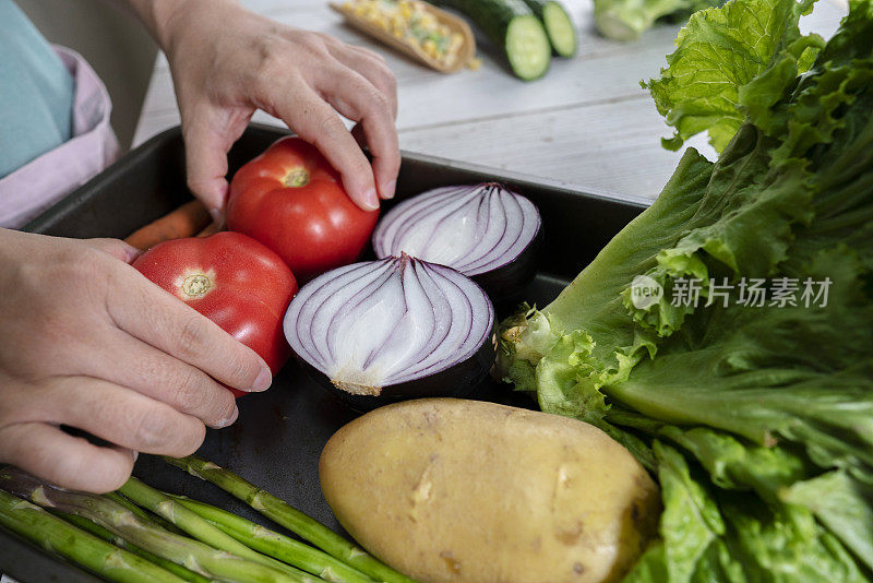 各种新鲜生蔬菜，随时准备烹调