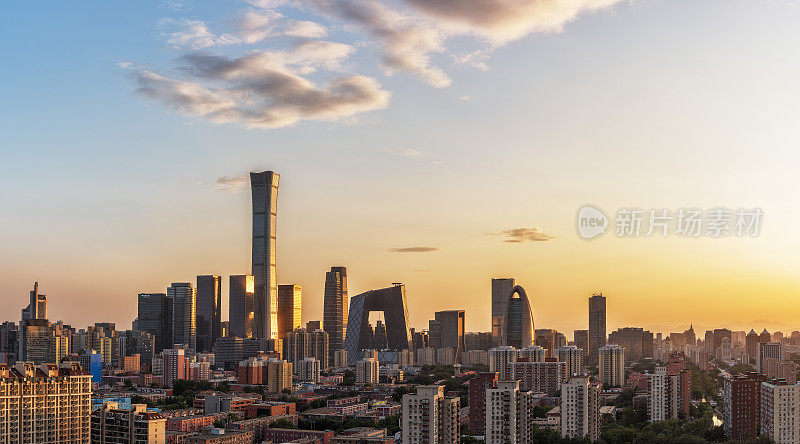 夕阳下的北京CBD天际线