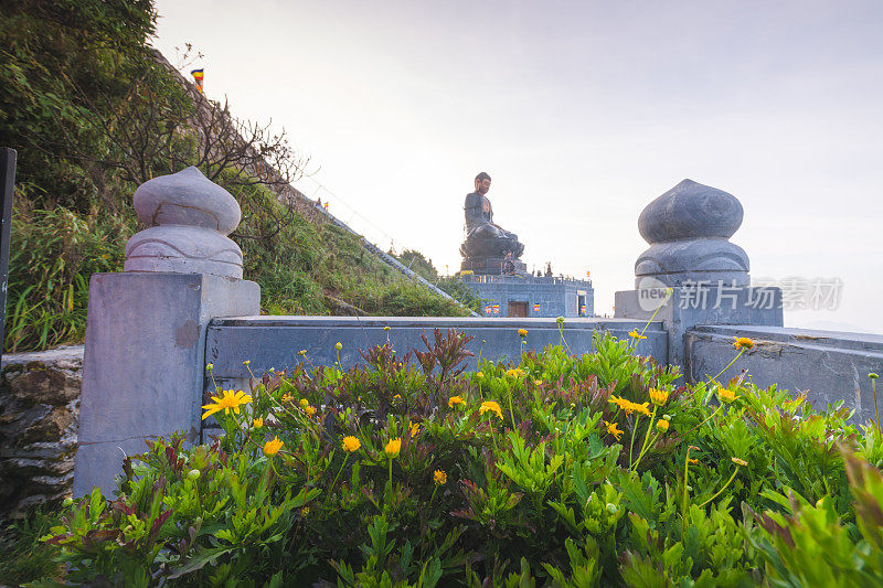 美丽的风景金山宝唐图塔和中国神u来和观音在越南萨帕翻斯盘山