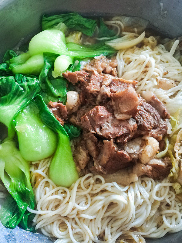 中餐:牛肉面及相关配料