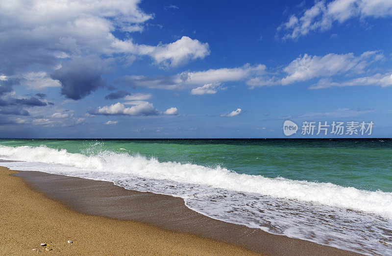 海浪袭击土耳其海岸