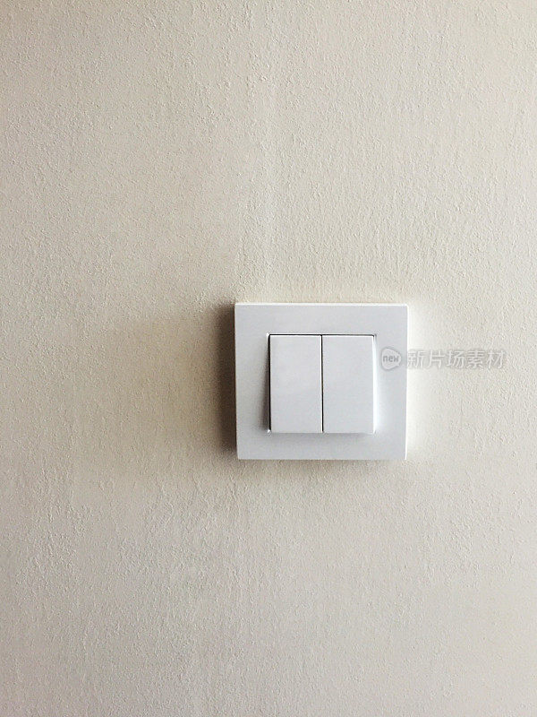 电灯开关在墙上