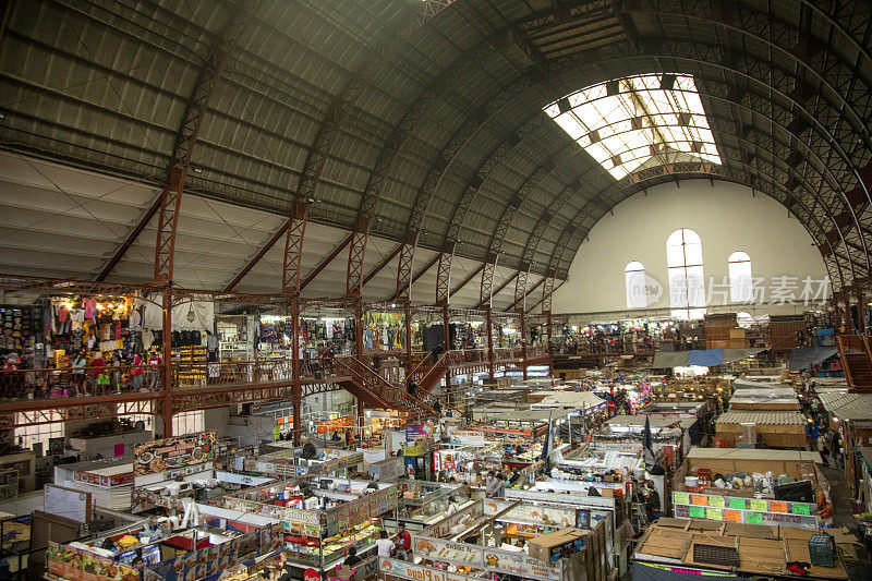 瓜纳华托的华雷斯市场内景