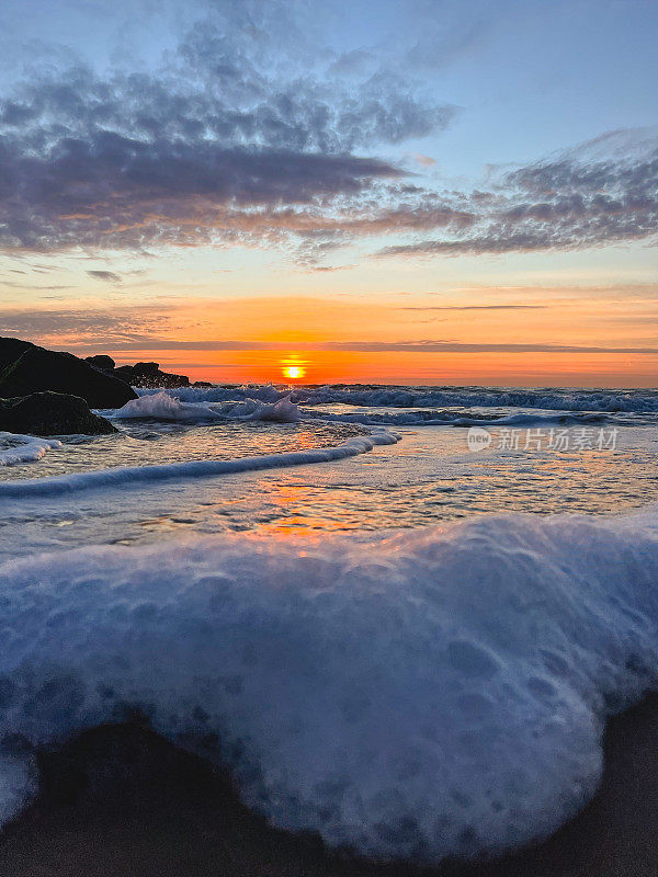 海边日出