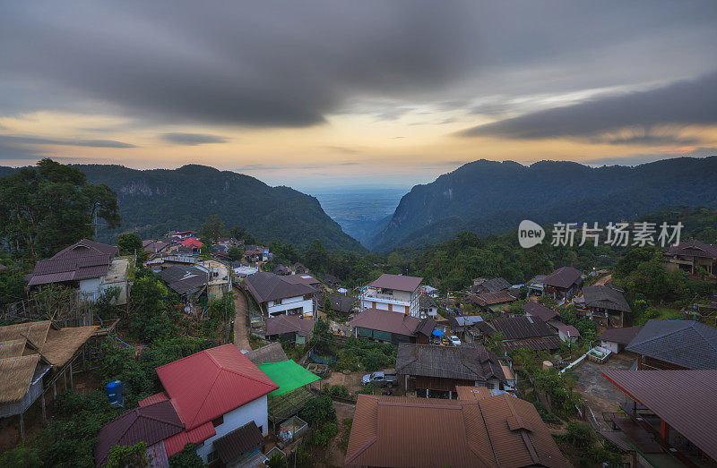 泰国清莱省土法熙的早晨，美丽的山景