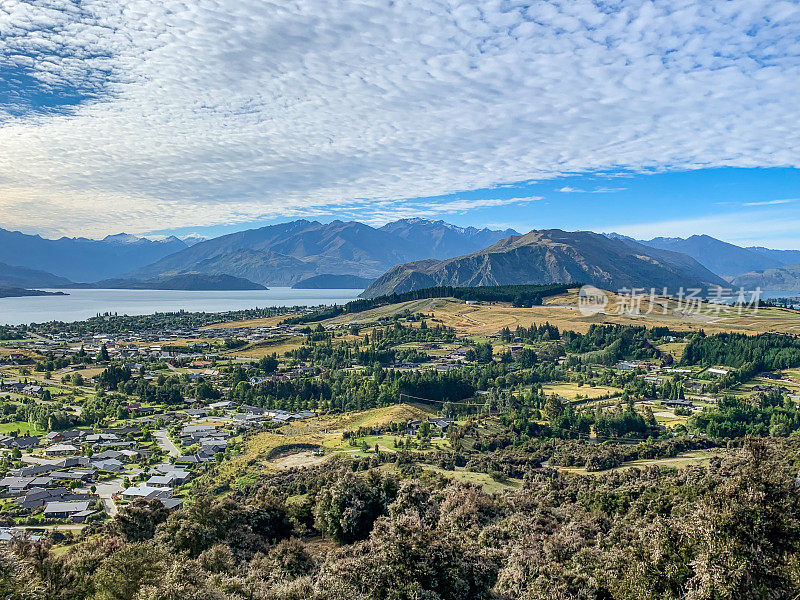 从铁山小道在瓦纳卡，奥塔哥，新西兰景观