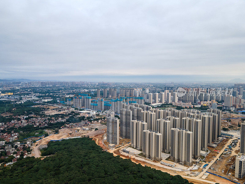 城市建设中的建筑鸟瞰图