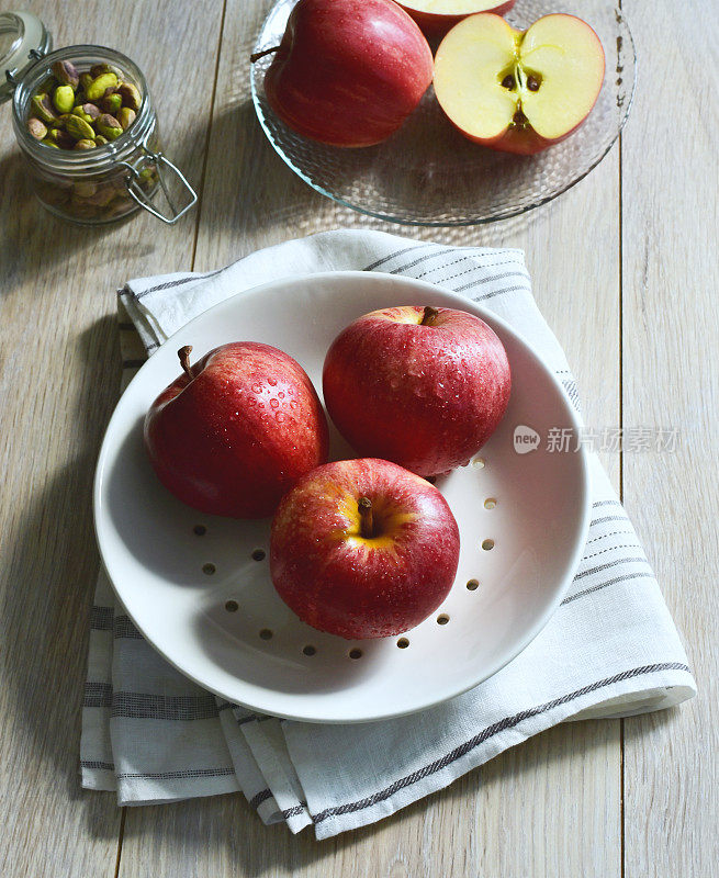 苹果和开心果是做派的原料