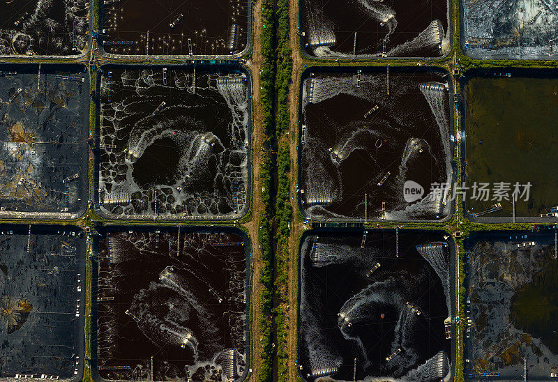 摘要航拍照片的虾养殖场在沿海河田，江西省