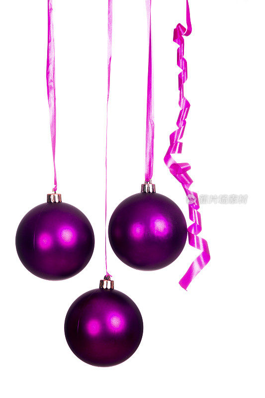 悬挂紫色圣诞装饰品