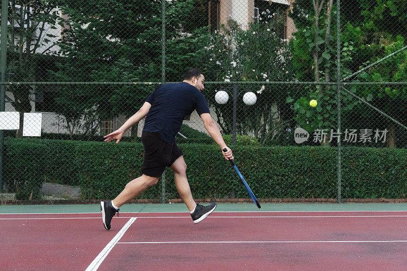 网球:动作姿势