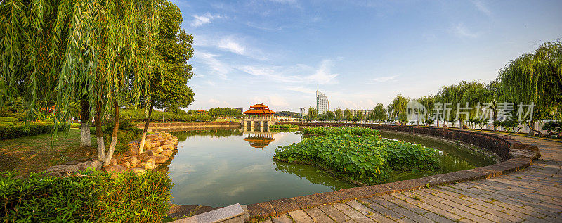 中国湖北省鄂州市一个广场的风景