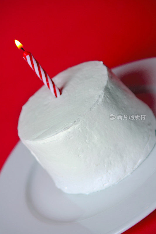 白色的生日蛋糕