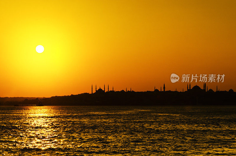 伊斯坦布尔的日落剪影