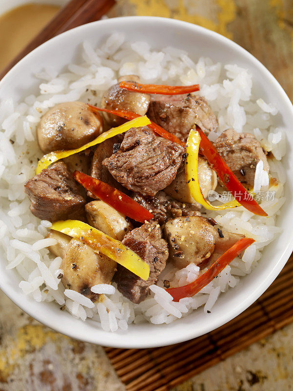 胡椒牛肉饭