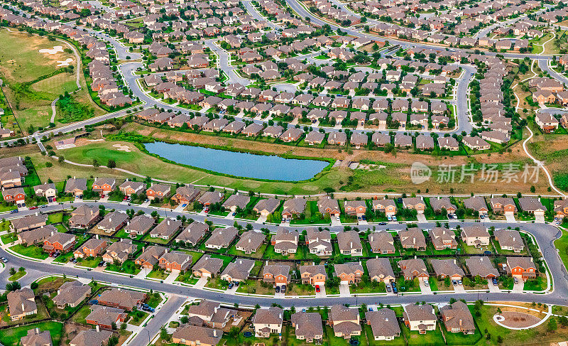 德克萨斯州奥斯汀郊区，住宅，绿化带，自行车道，鸟瞰图
