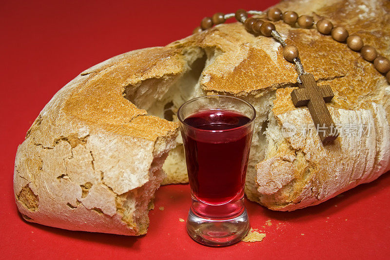 面包、念珠和酒——宗教的象征