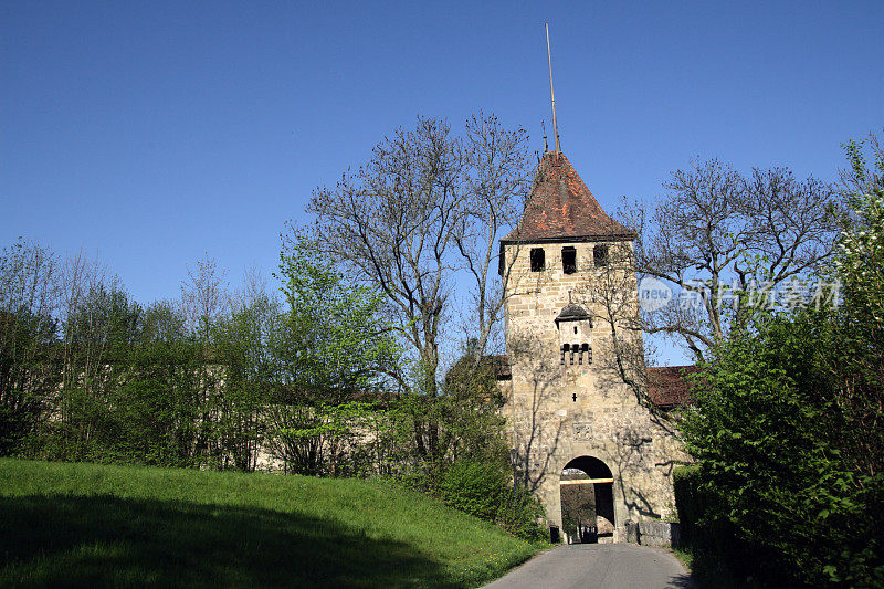 中世纪的发射塔