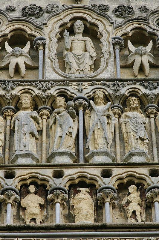 耶稣雕像，威尔斯大教堂