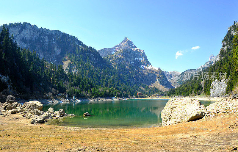 塔内山湖