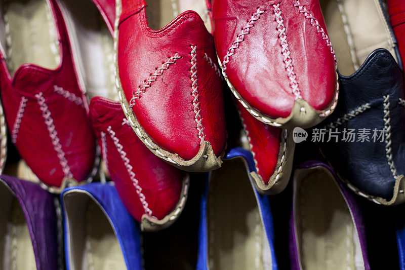 传统的加齐安泰普凉鞋，土耳其