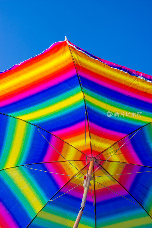 彩虹遮阳伞