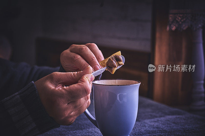 喝一杯水果莓茶