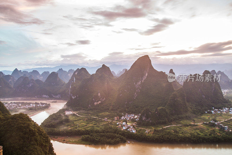 桂林全景山脉