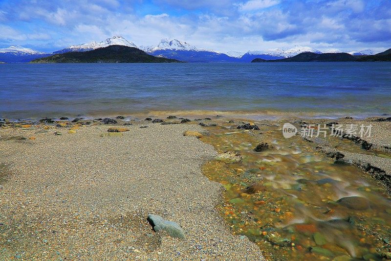 模糊的海湾水长暴露乌斯怀亚景观-火地岛