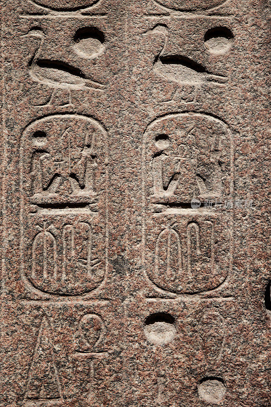 古埃及雕像上的象形文字
