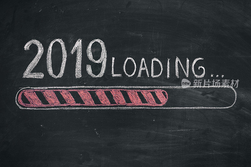 在黑板上绘制加载2019年新年
