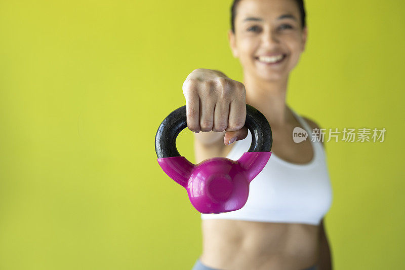 女人Kettlebell